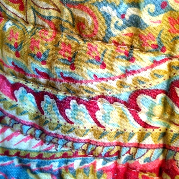 Beautiful King size comforter. - Picture 2 of 4